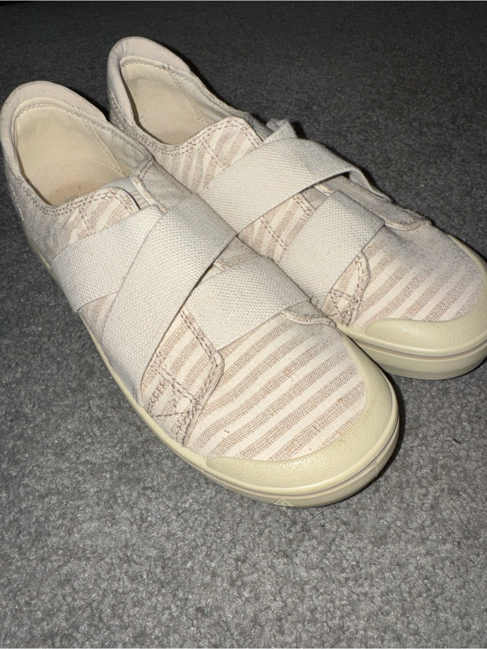 KEEN Elsa IV Gore Slip On Sneakers Womens 9 Beige Striped Comfort Shoes